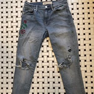 Gap light wash embroidered jeans